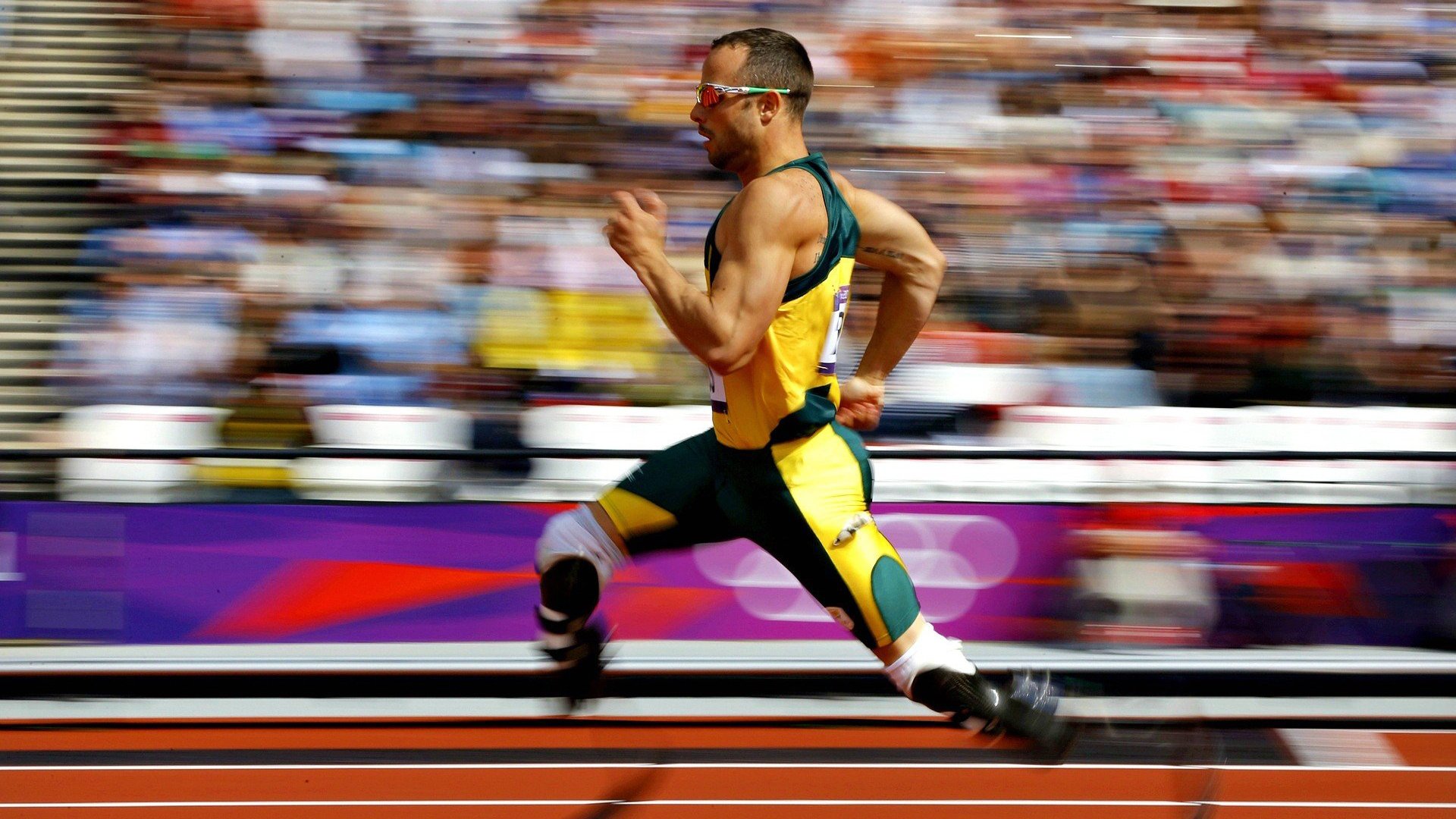 九游-青少年足球主题公益广告遍布城市街头，营造良好的体育氛围，青少年足球宣传语